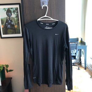 Long-sleeve Nike Top